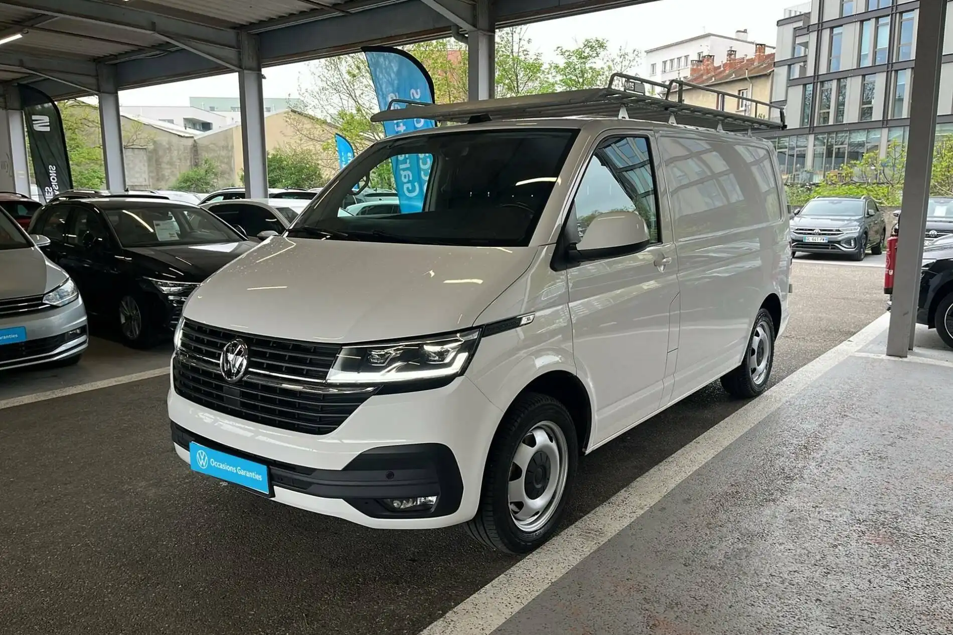 VOLKSWAGEN UTILITAIRES TRANSPORTER FOURGON - CASH TOP CAR  